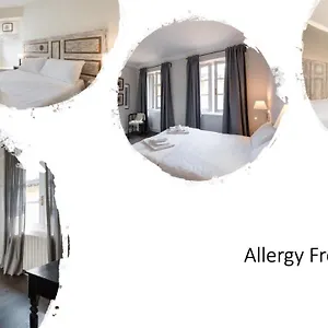 Novella Goldoni Suite-by Concierge Apartment